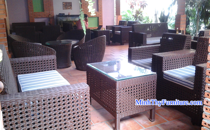 Bàn ghế giả mây ngoài trời Minh Thy Furniture cung cấp cho Cafe Cỏ Nội Garden