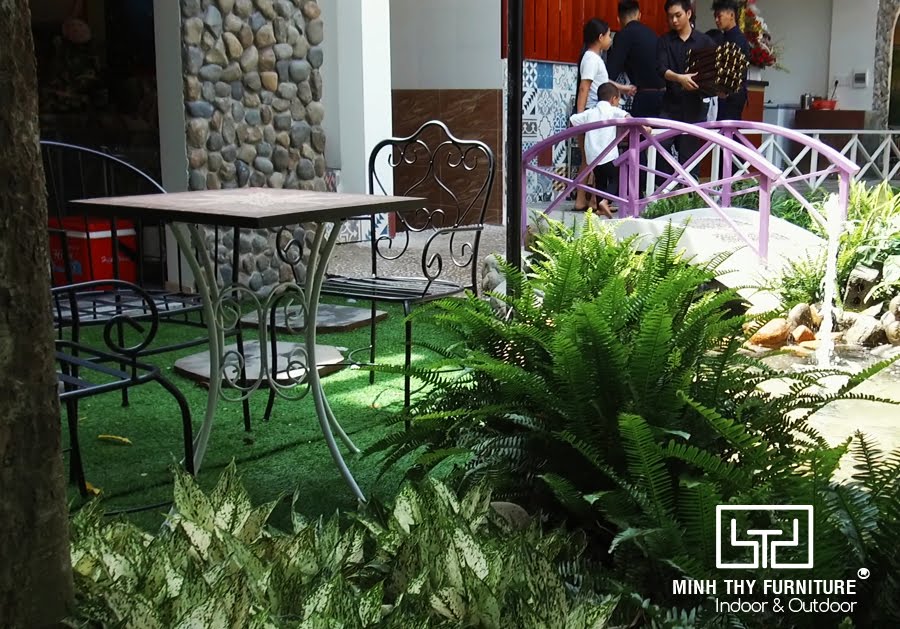 Minh Thy Furniture cung cấp bàn ghế sắt sân vườn cho quán Rose House Café