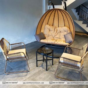 Phối hợp xích đu mây nhựa với các set bàn ghế cafe tạo không gian ấn tượng cho quán cafe của bạn