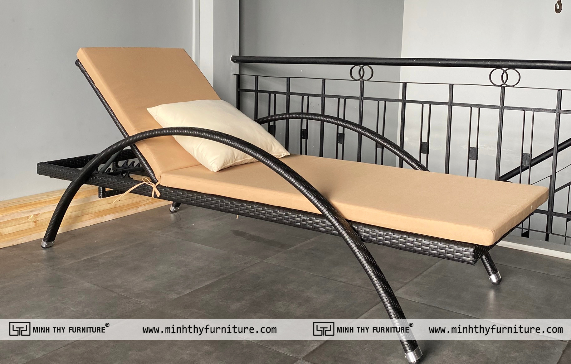 Giường nằm hồ bơi MT488 của Minh Thy Furniture
