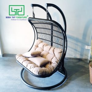 Ghế xích đu giả mây có những ưu điểm vượt trội
