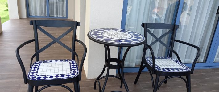 Minh Thy sản xuất hơn 1000 bộ bàn ghế nhôm ốp đá mosaic cho resorts ven biển