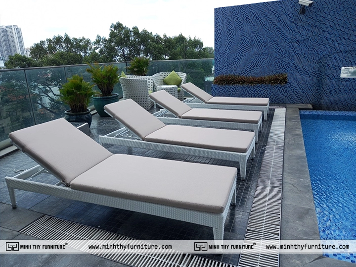 Ghế hồ bơi Minh Thy Furniture tại hồ bơi khách sạn Pullman Saigon Centre