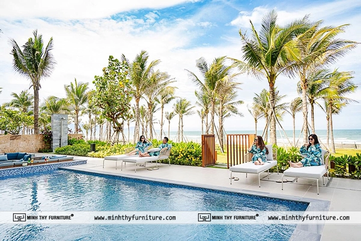 Giường tắm nắng thương hiệu Minh Thy tại Five Villas Resort