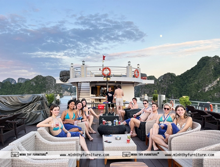 Ghế mây nhựa trên du thuyền 5* Oasis Bay Party Cruise Halong Bay