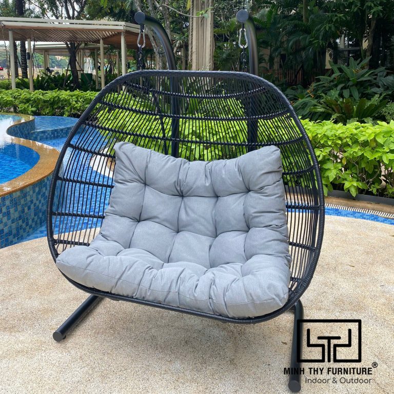 Xích đu nhựa giả mây MT990 tại một khu đô thị tại Thủ Đức