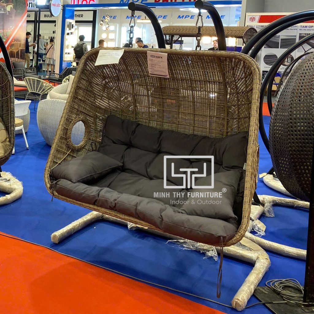 Sản phẩm xích đu giả mây sử dụng trong nhà và ngoài trời